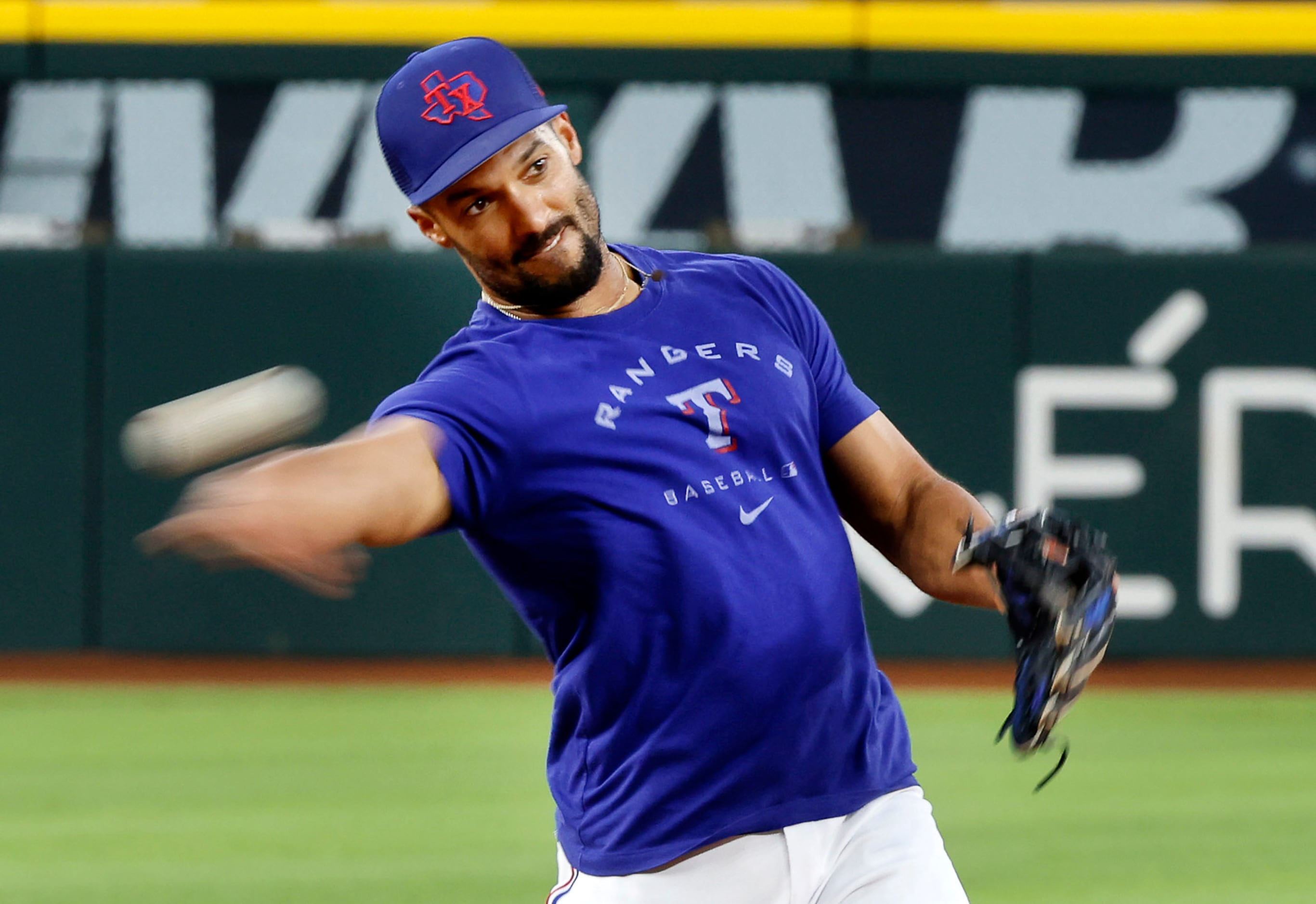 Marcus Semien signs seven-year deal with Rangers
