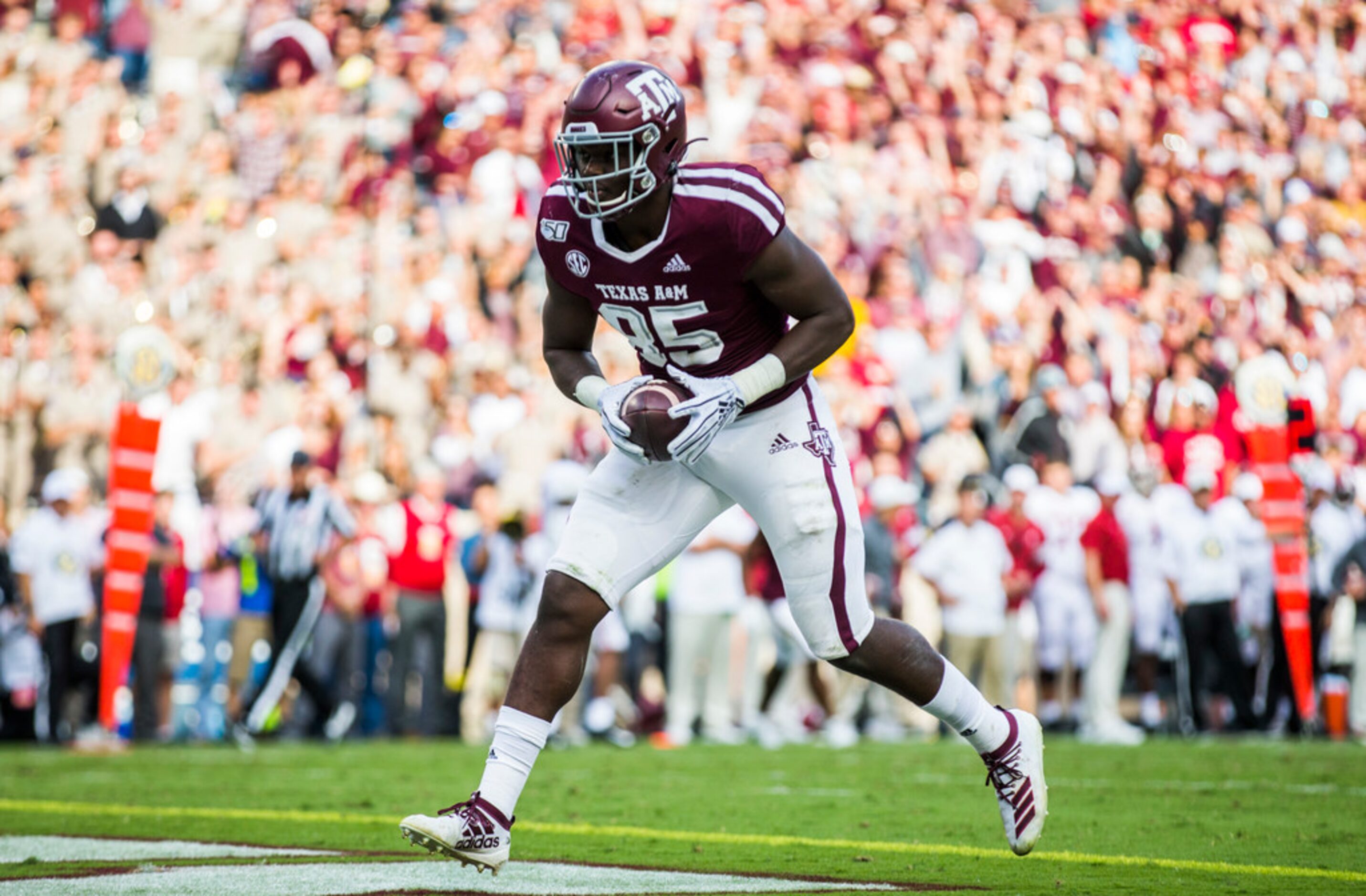 Texas A&M Aggies tight end Jalen Wydermyer (85) runs to the end zone for a touchdown during...