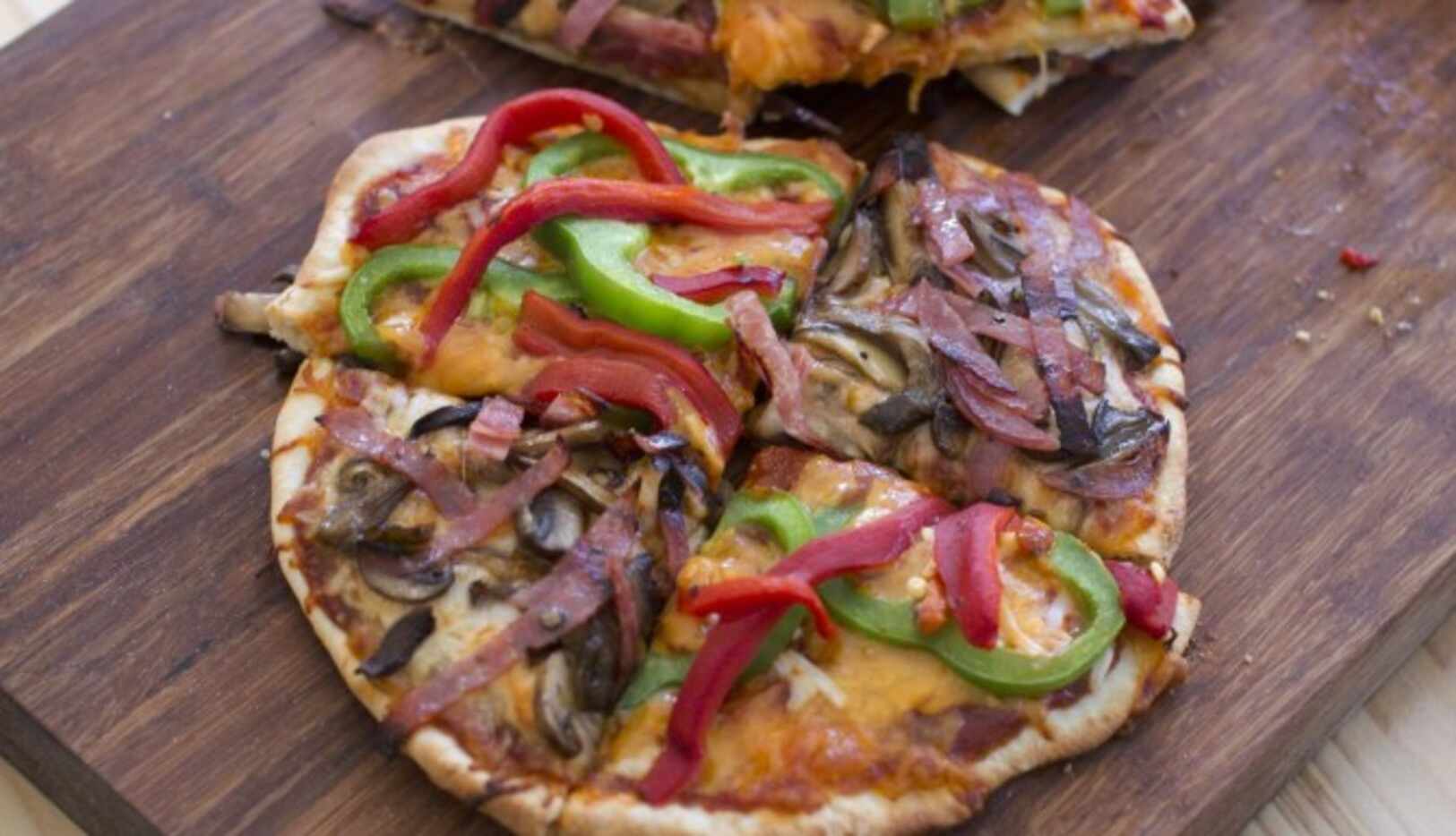 Preparar tu propia pizza es más sencillo de lo que crees y mucho más sano que ordenar una....