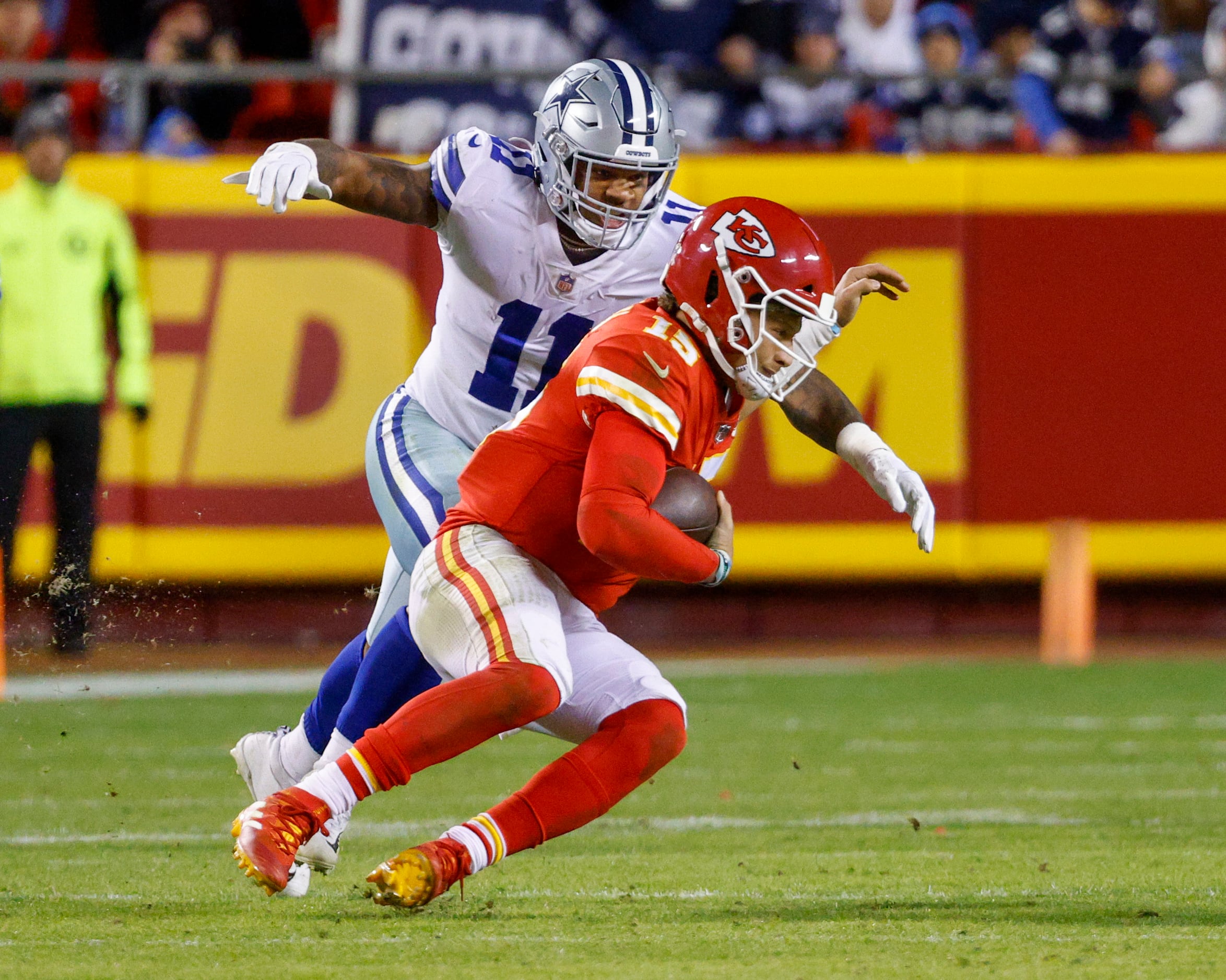 Dallas Cowboys] Micah Parsons named Defensive Rookie of the Month for the  2nd consecutive month : r/nfl