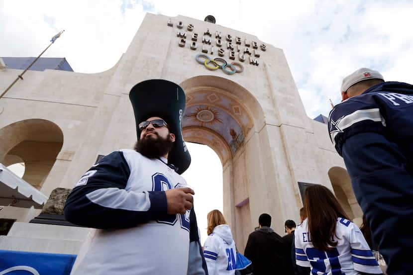 Dallas Cowboys fan Jerry Gutierrez of Reno, Nevada arrives to Los Angeles Memorial Coliseum...