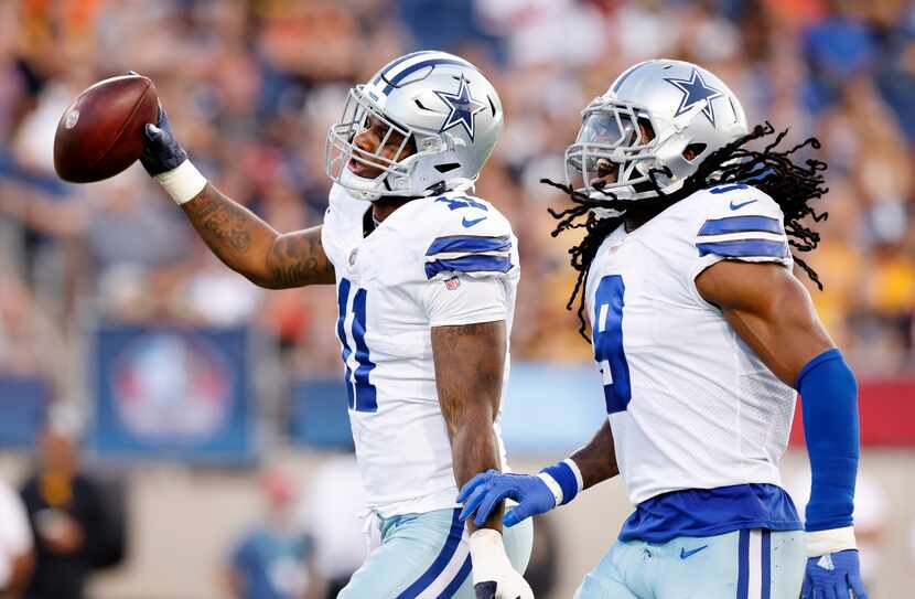 Dallas Cowboys linebacker Micah Parsons (11) celebrates his fumble recovery of Pittsburgh...