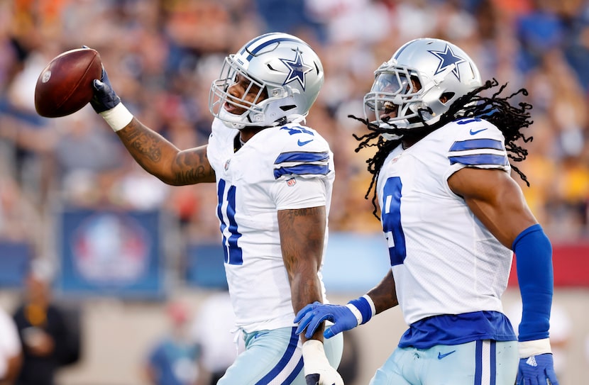 Dallas Cowboys linebacker Micah Parsons (11) celebrates his fumble recovery of Pittsburgh...