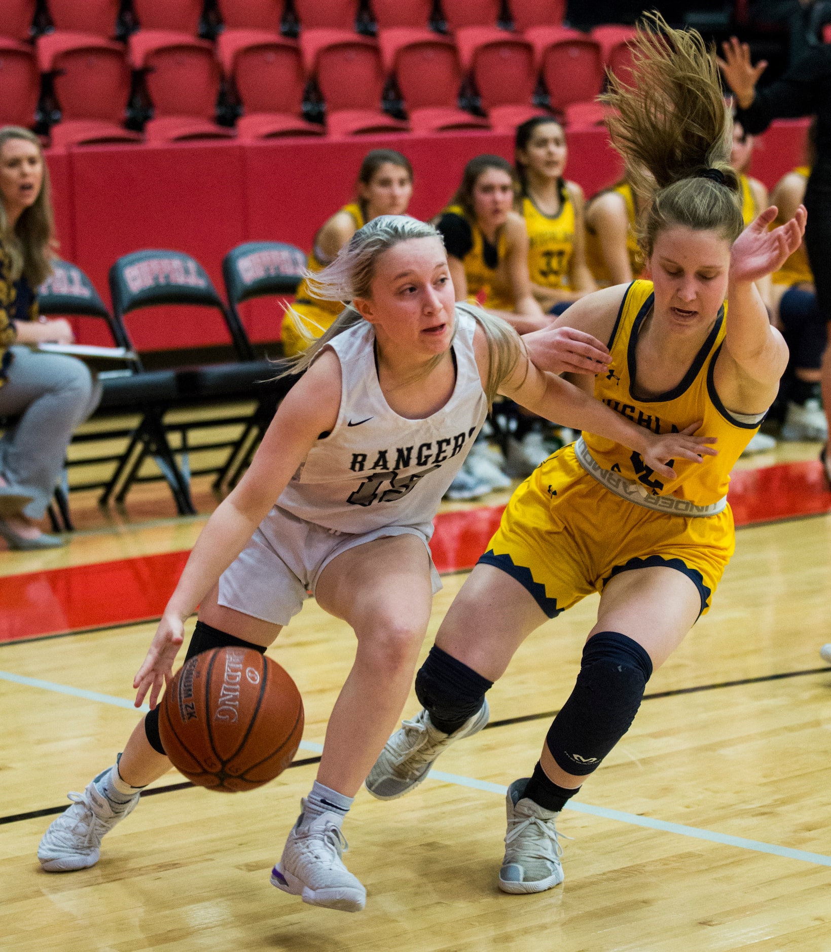 Frisco Lone Star guard Makenna Long (15) gets around Highland Park guard Cate Rhodes (22)...