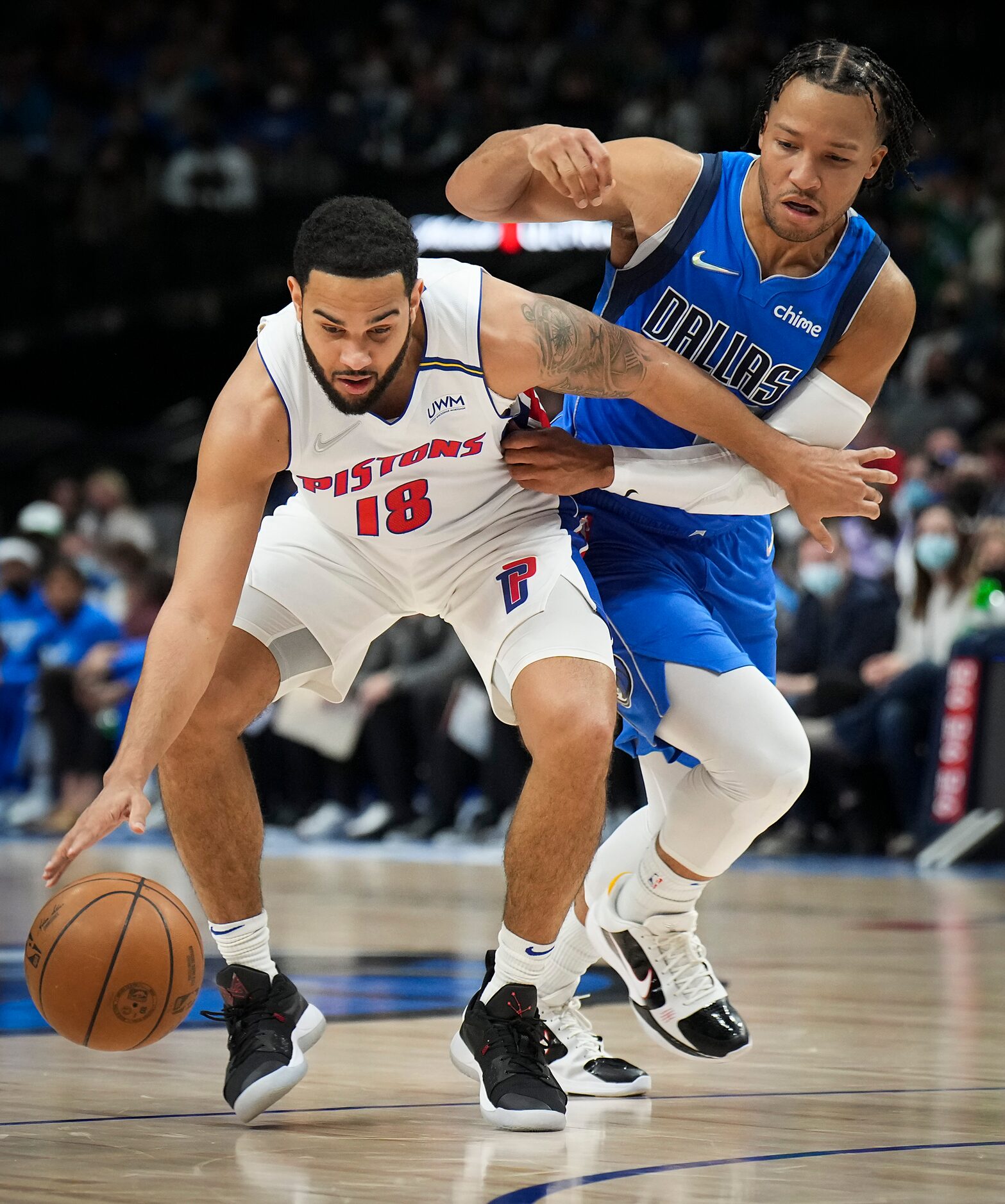 Dallas Mavericks guard Jalen Brunson defends against Detroit Pistons guard Cory Joseph (18)...