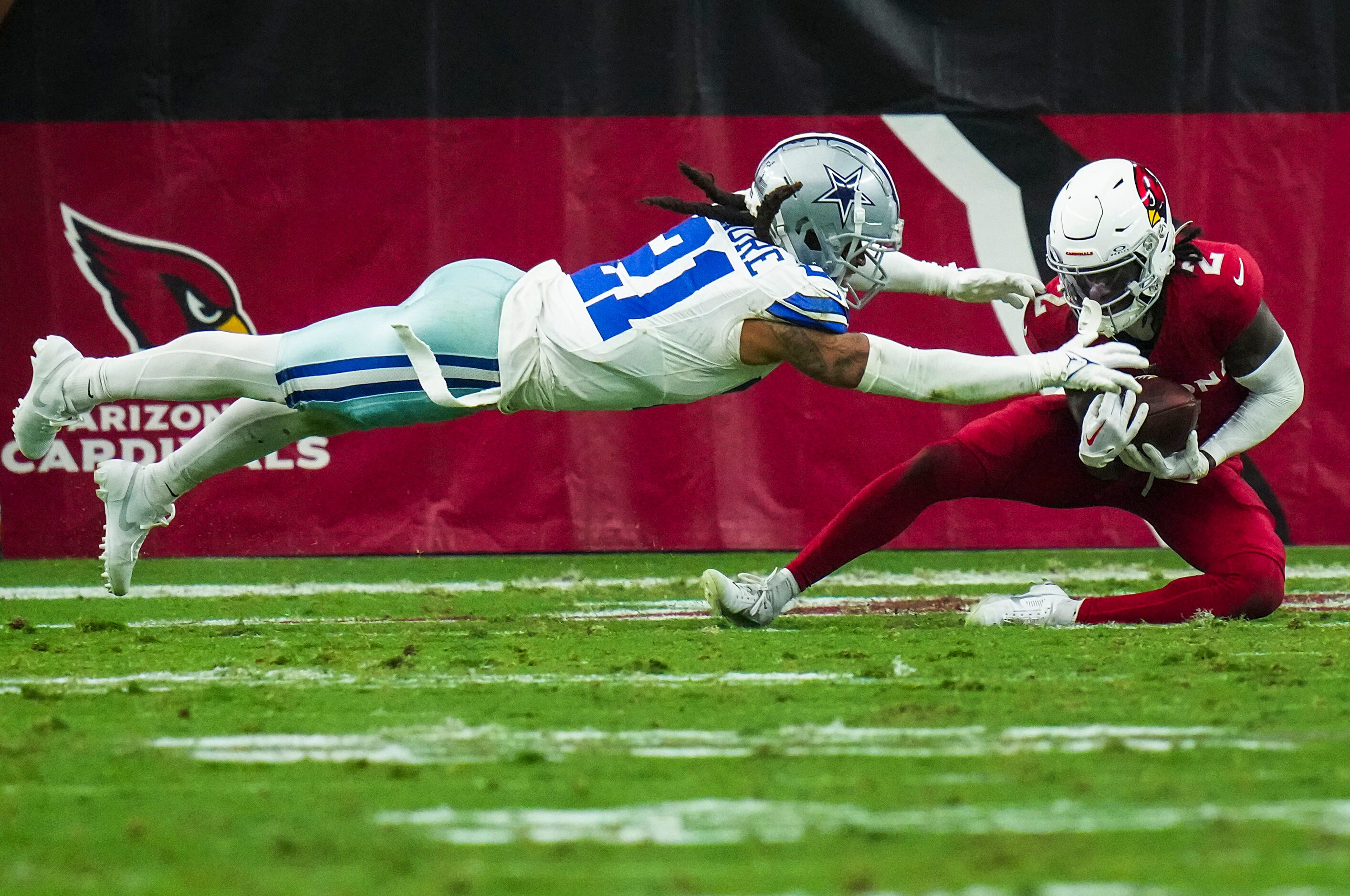 Arizona Cardinals wide receiver Marquise Brown (2) catches a touchdown pass as Dallas...