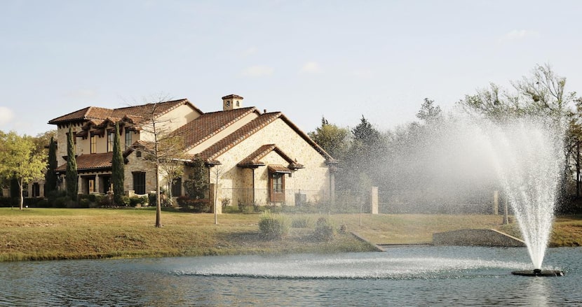 El exterior de la casa de Juan Jesús Guerrero Chapa en Southlake. Los vigilantes que...