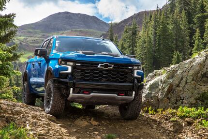 2022 Chevy Silverado is burly, high-tech and ready to rumble with Ram and  Ford