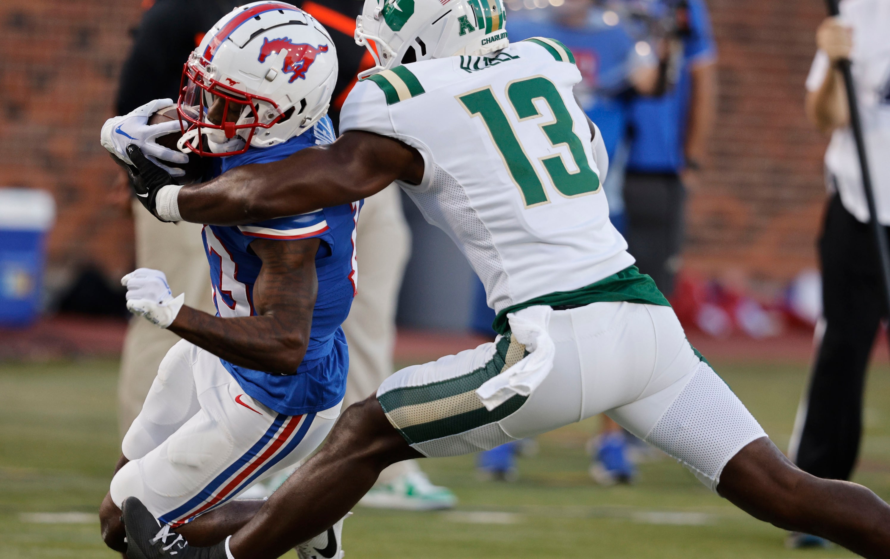 SMU wide receiver Roderick Daniels Jr. (13) runs into the end zone for a touchdown as...