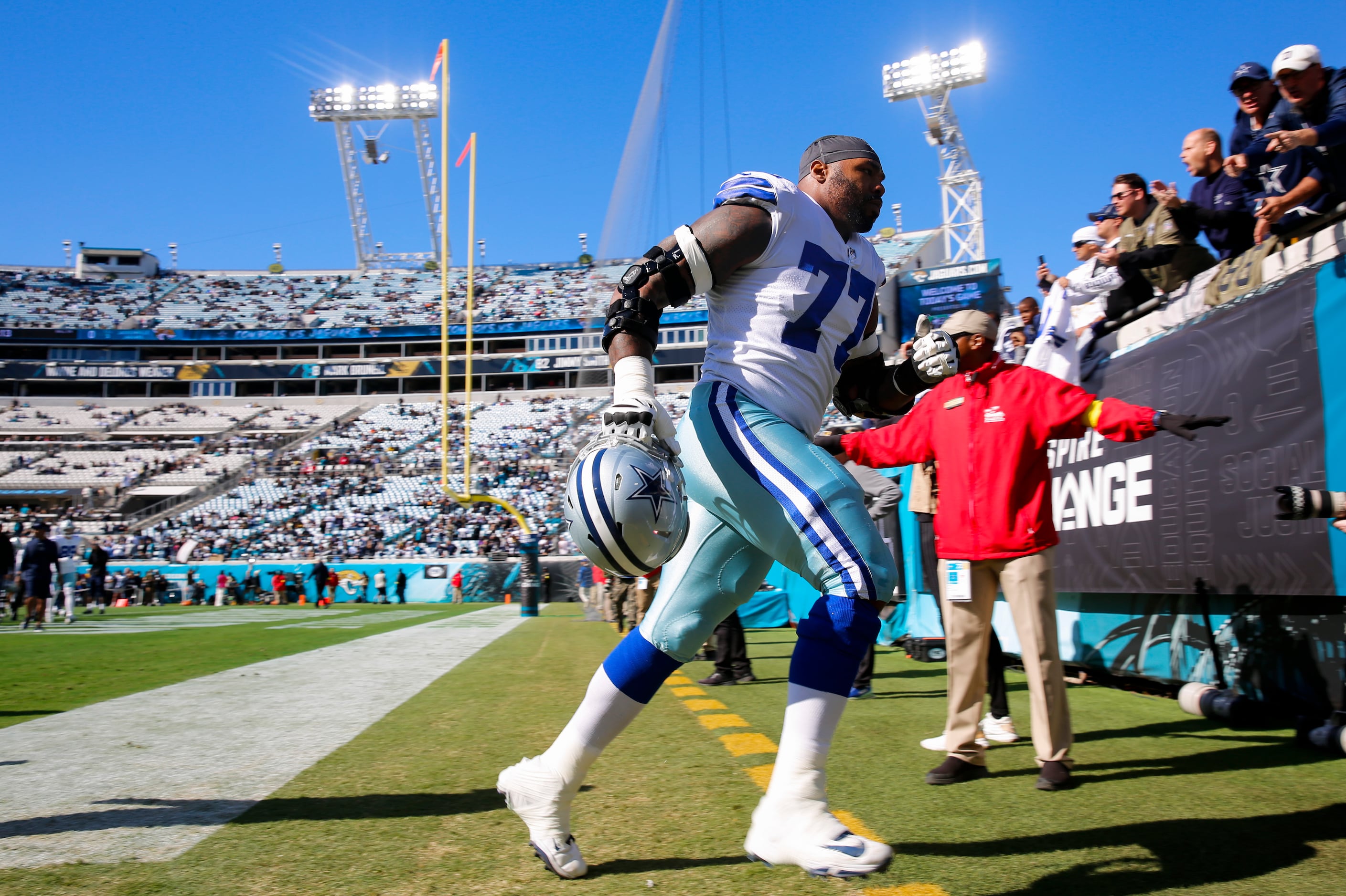 Jaguars take down Dallas Cowboys in thrilling come-from-behind victory