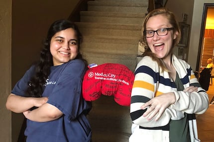 Out of their kidney donation experience, Neelam Bohra and Leah Waters have forged a friendship.