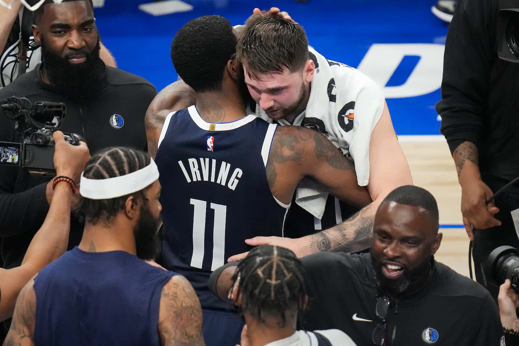 Mavs' Kyrie Irving, Luka Doncic excel in Game 1 role reversal to fluster hesitant Wolves