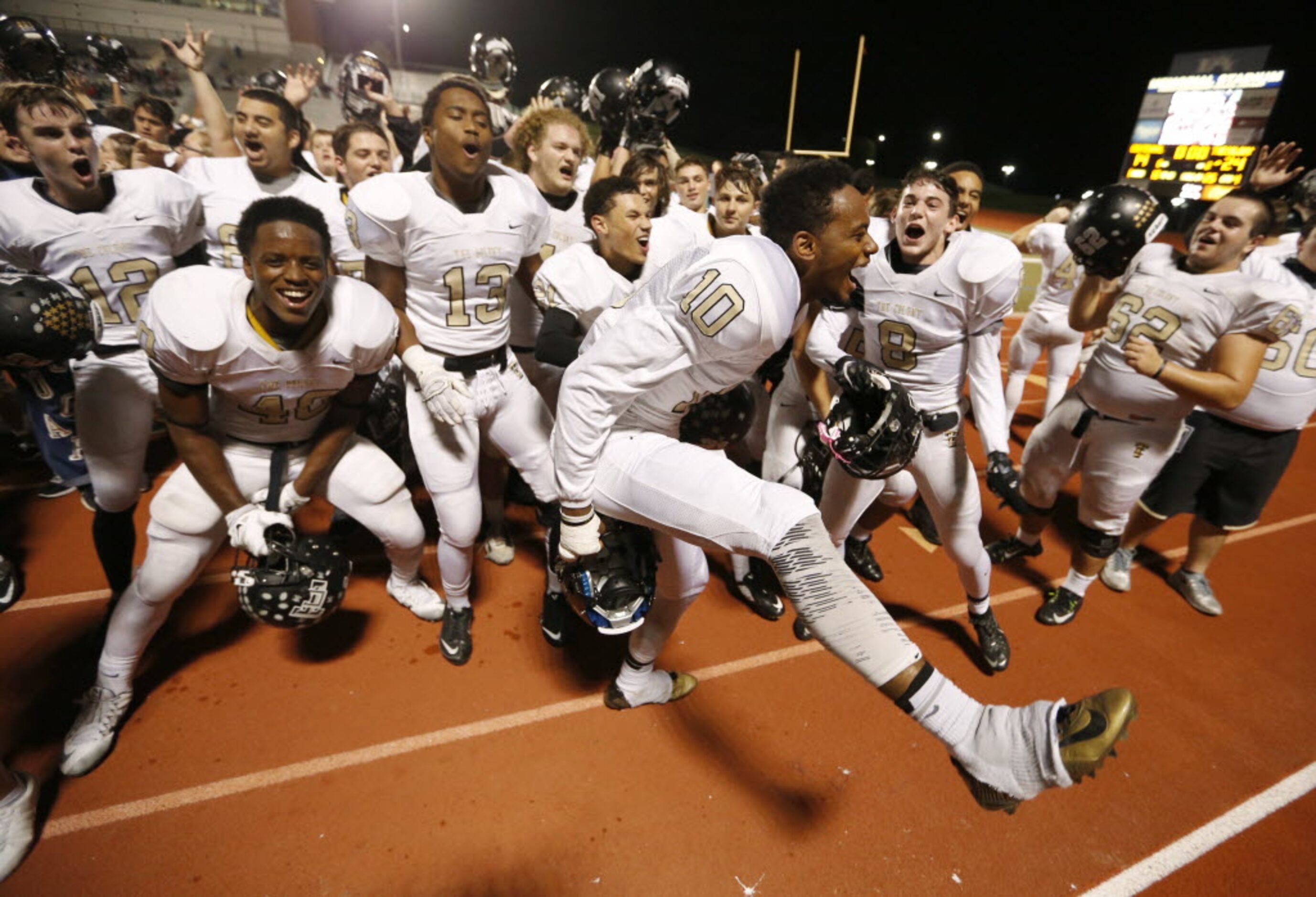 The Colony's Darius Mitchell (40) (front left to right), Josh Jinning (13), Kyle Covington...