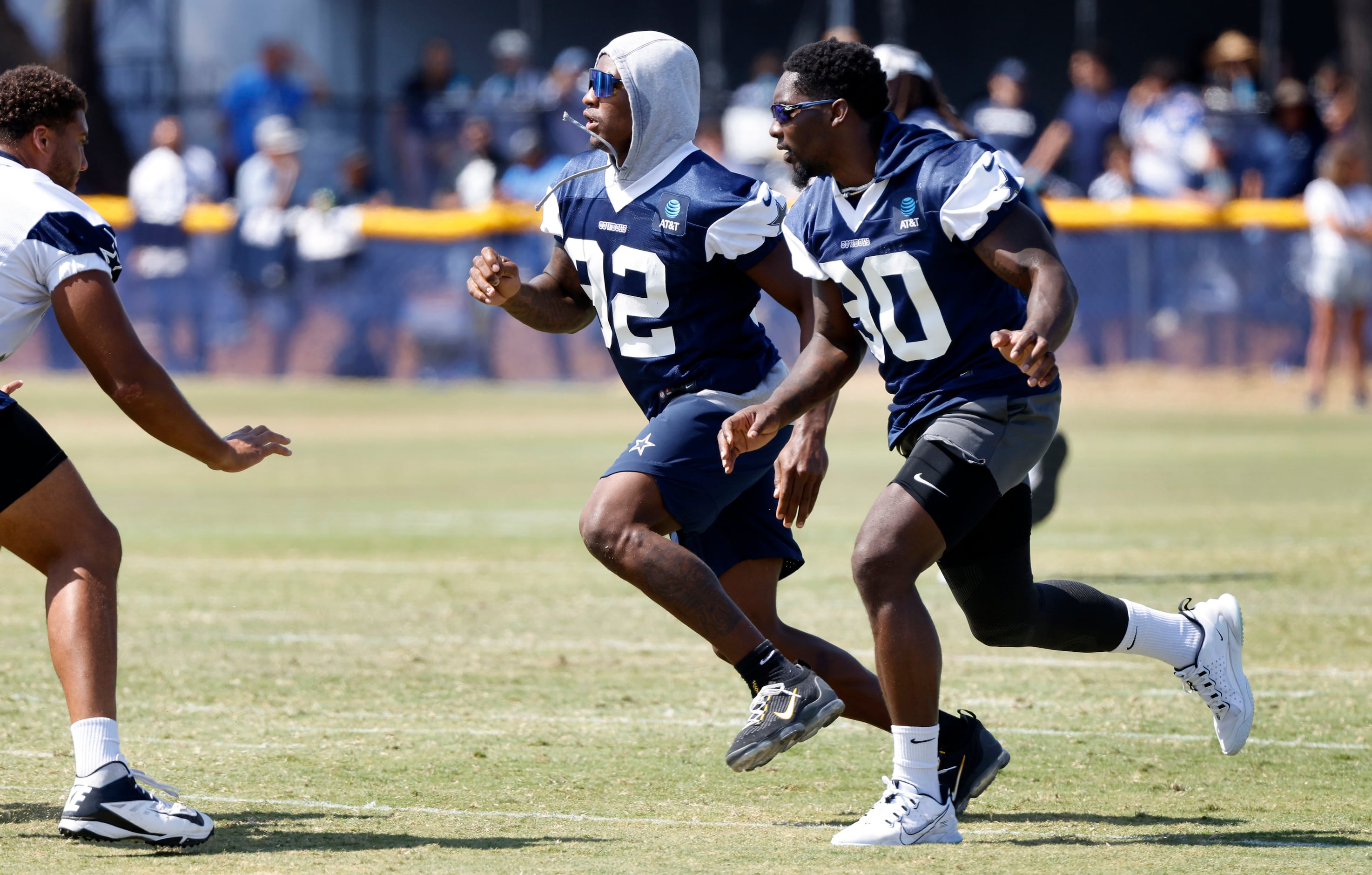 Cowboys camp photos: Dak Prescott, Ezekiel Elliott meet with volunteers as  Dallas breaks camp in Oxnard