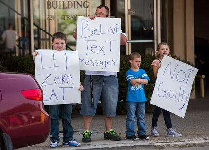 Supporters of Dallas Cowboys running back Ezekiel Elliott wait outside the Paul Brown U.S....