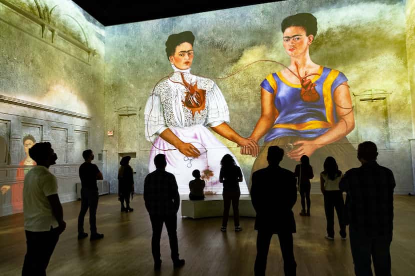 Las proyecciones del arte de Frida Kahlo continuará hasta el 17 de abril en Lighthouse...