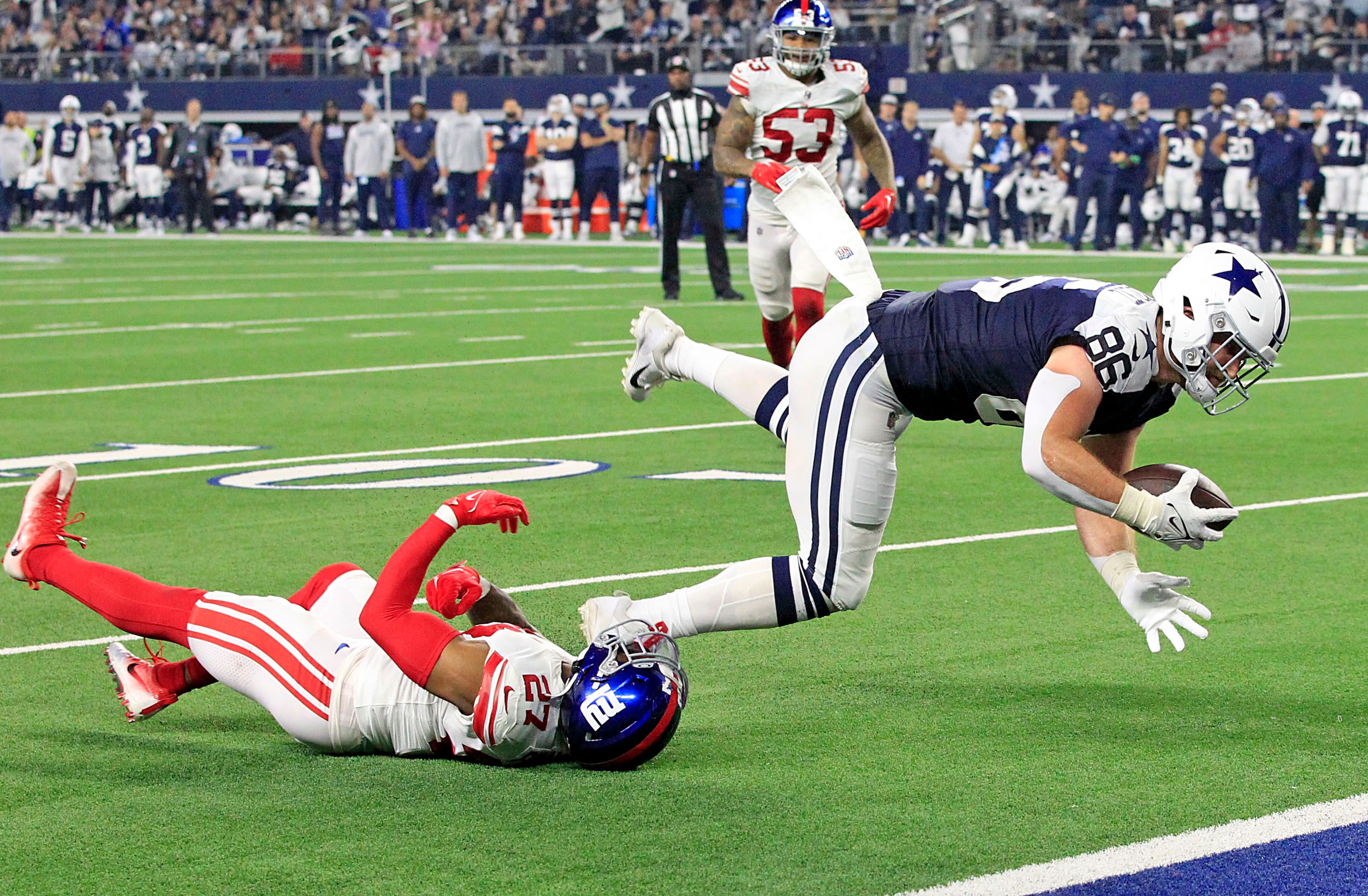 Dallas Cowboys tight end Dalton Schultz (86) gets over New York Giants cornerback Jason...