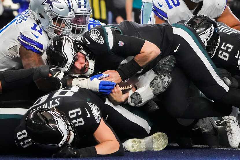 Philadelphia Eagles quarterback Gardner Minshew (10) pushes into the end zone on a fourth...