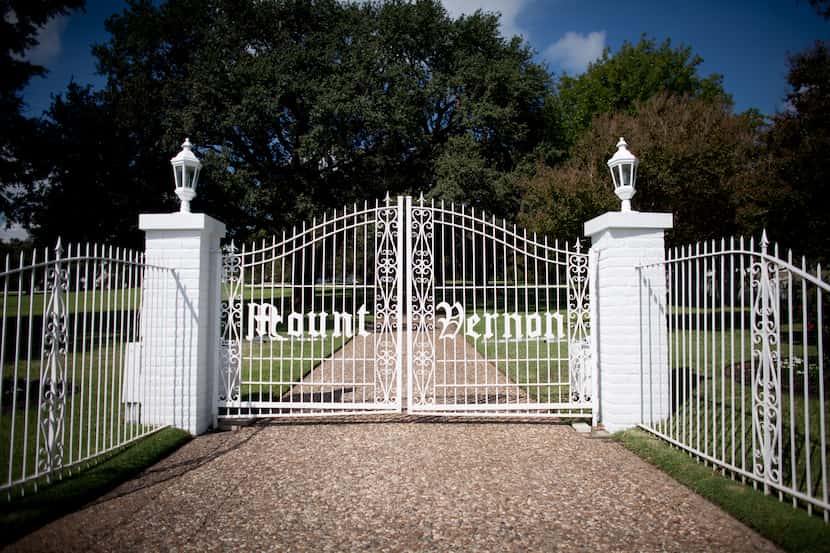 The white gates to the estate carry the Mount Vernon moniker.