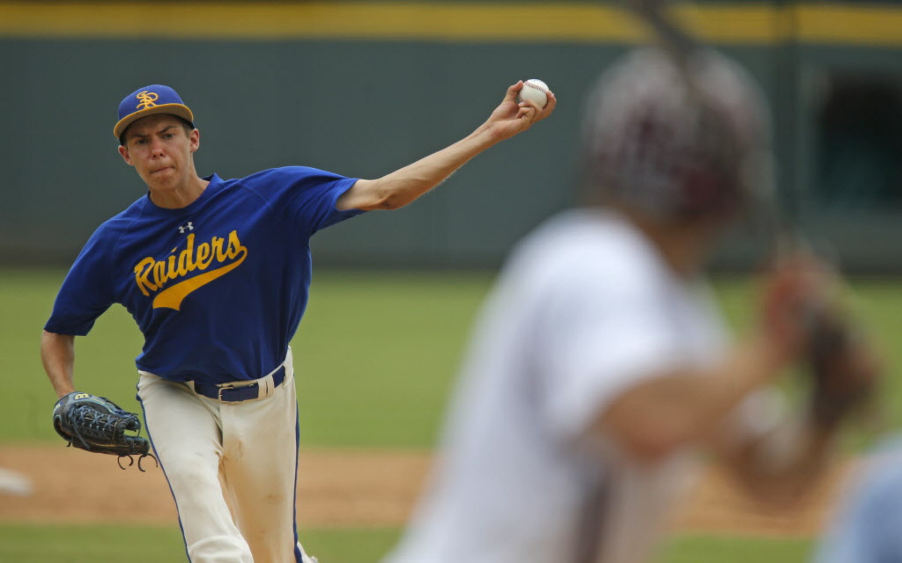 Sunnyvale starting pitcher Nathan Hawkins throughs a fourth-inning pitch during the Troy...