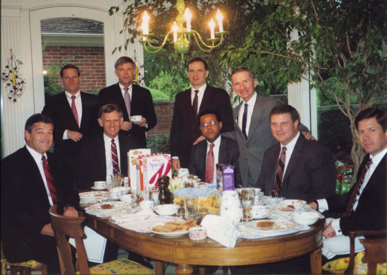 In 1988, former EDS executives gathered in the breakfast room of Margot and Ross Perot to...
