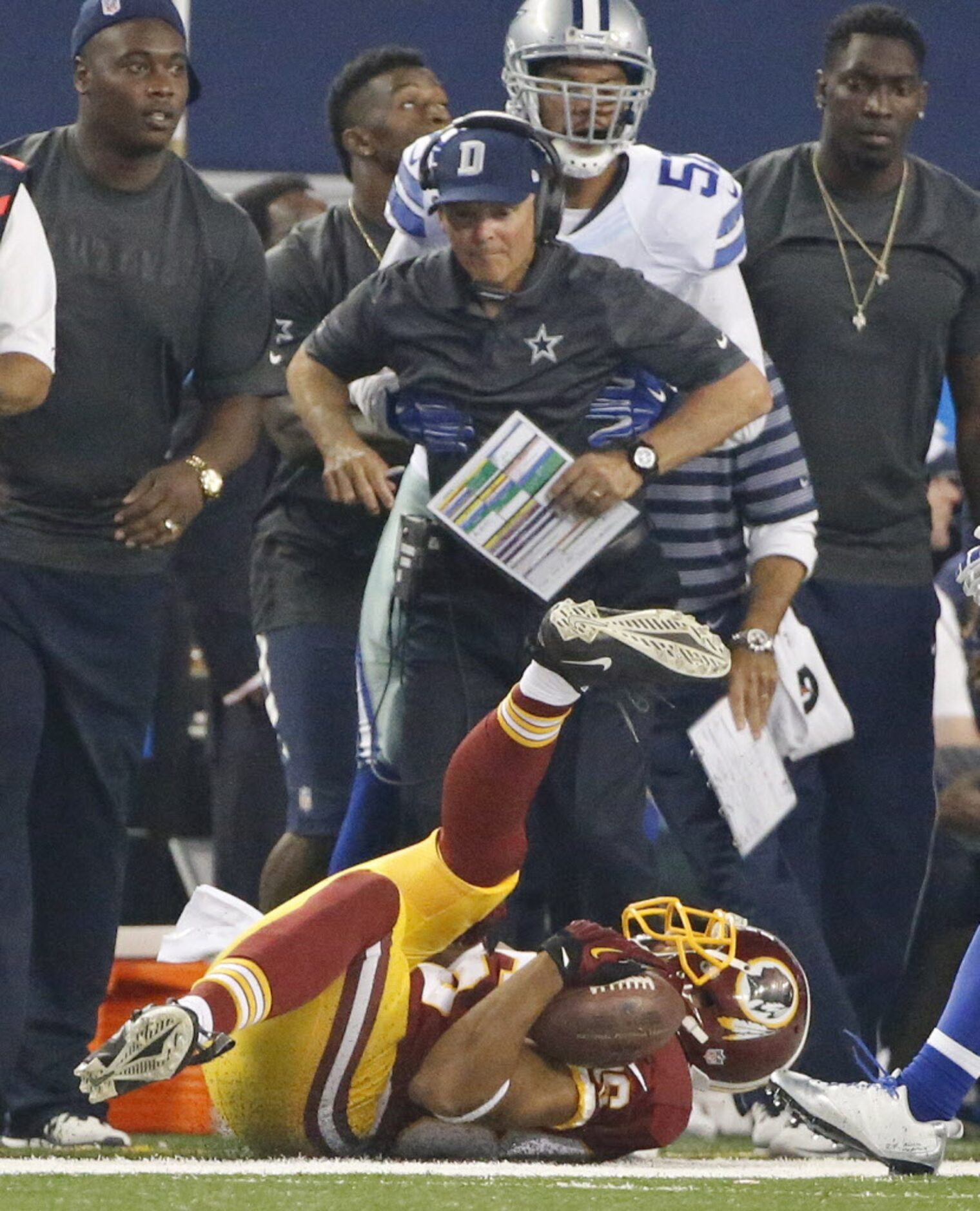 Washington Redskins tight end Jordan Reed (86) rolls out of bounds after catching a big pass...