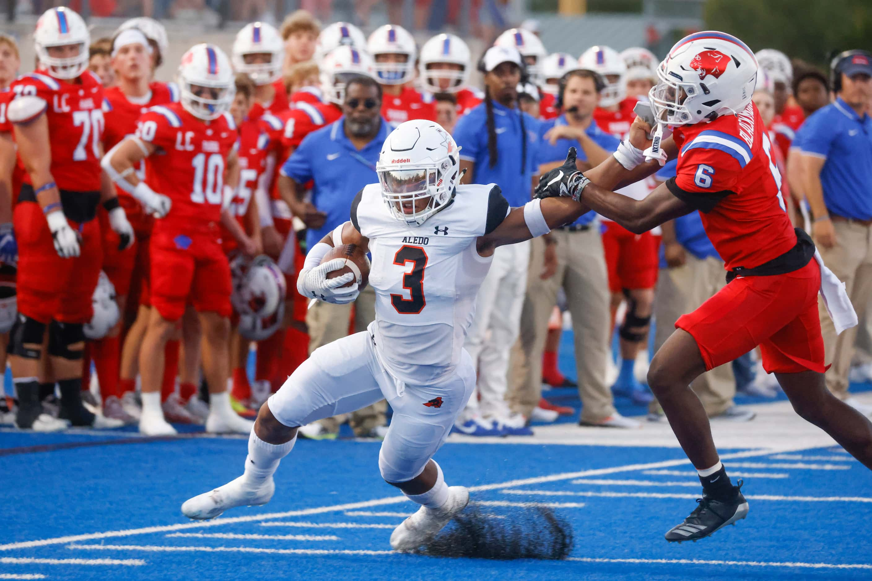 Aledo High’s Davhon Keys (3) attempts to run for a touch down as Parish Episcopal’s. Bryson...