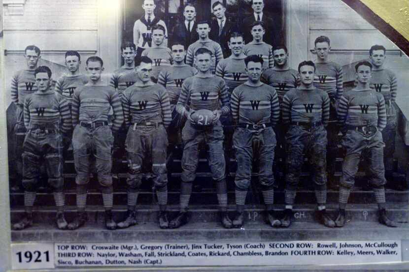 ORG XMIT: S11B06849 Copy photo of coach Paul Tyson's 1921 Waco High football team.