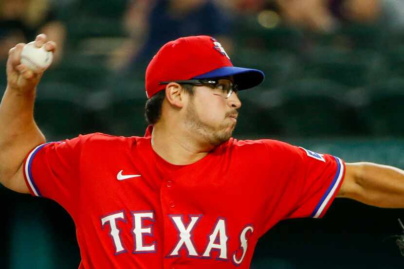 Dane Dunning será uno de los pitchers abridores de los Texas Rangers al inicio de la...