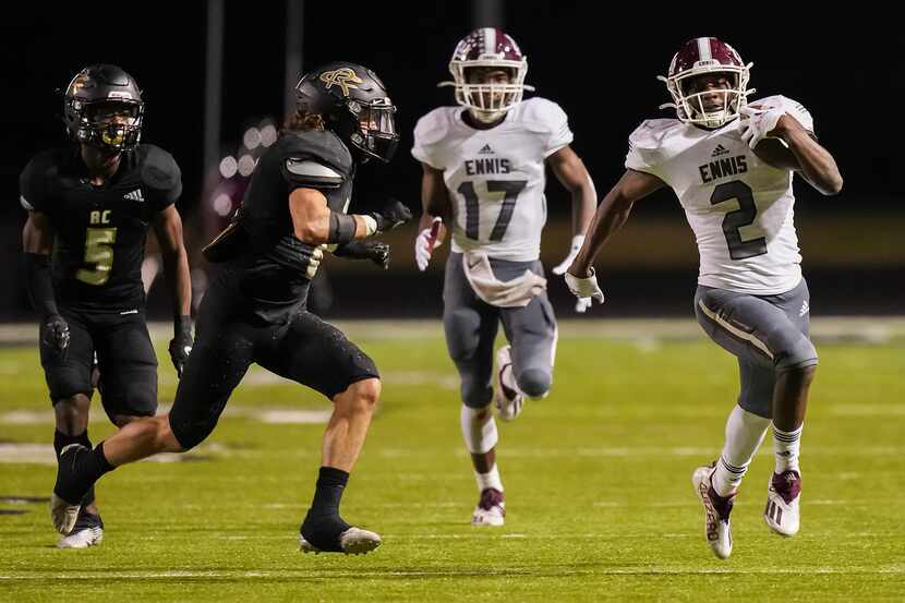 Ennis running back  Dee Johnson (2) races through the Royce City defense during the fourth...