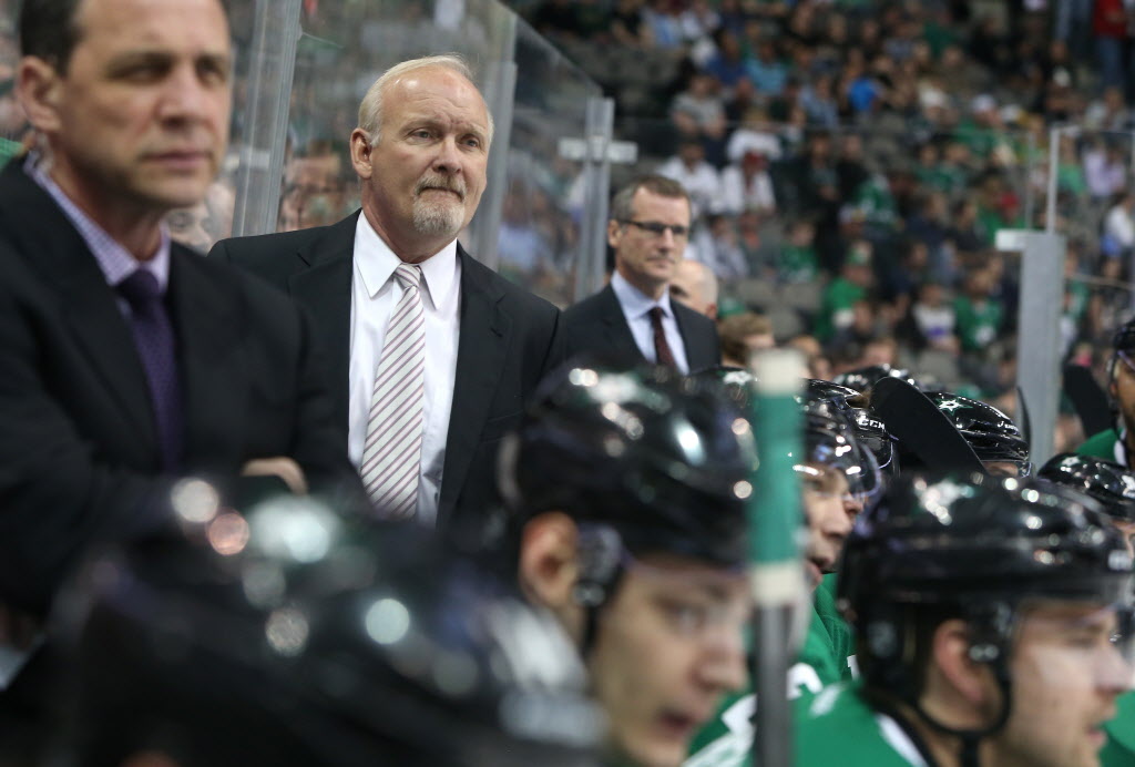 Dallas Stars head coach Lindy Ruff on the bench in the first period of NHL Hockey action...