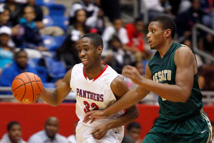 Duncanville, shown here against DeSoto, needs a win tonight against South Grand Prairie, a...