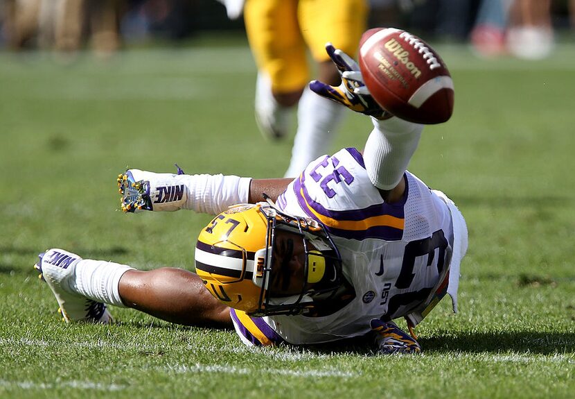 GREEN BAY, WI - SEPTEMBER 3: Jamal Adams #33 of the LSU Tigers attempts to make an...