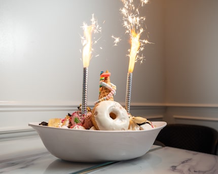 Sugar Factory's King Kong Sundae feeds 12 people.