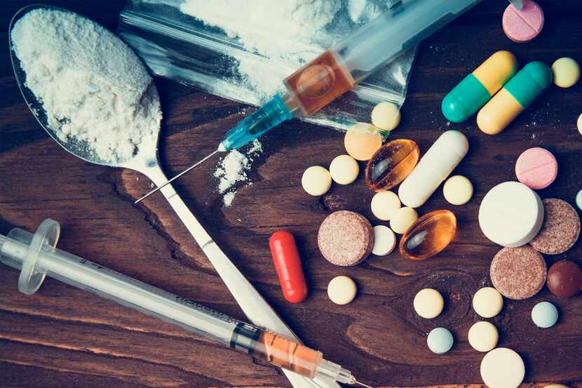 Más de 100,000 estadounidenses murieron el año pasado de sobredosis de drogas, según los...