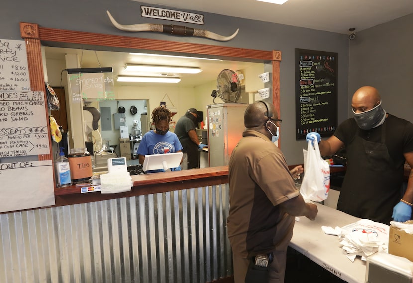 Smoke-A-Holics BBQ in Fort Worth