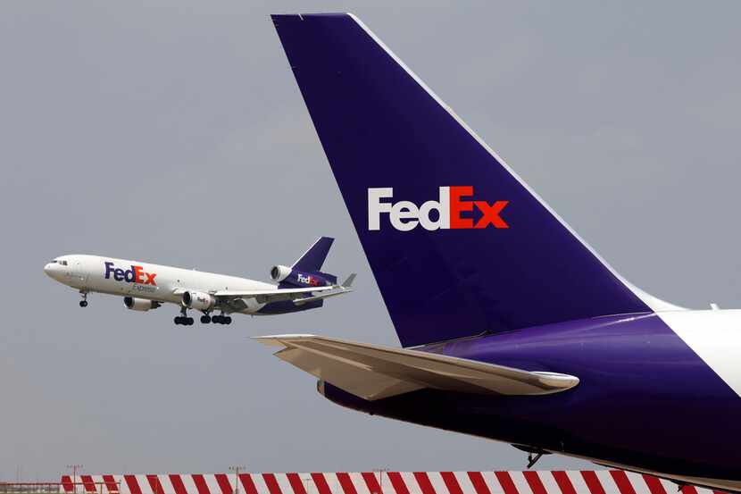 A FedEx Express MD-11 charter flight from Cologne, Germany, makes tis final approach at DFW...