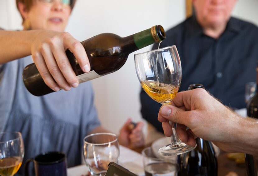 Jennifer Uygur pours James Tidwell a glass of the González Byass "Viña AB" Amontillado Seco...