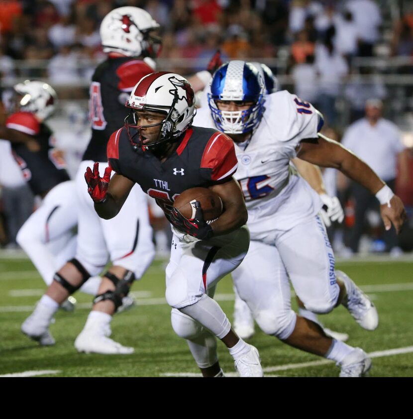 Cedar Hill running back Marquise Forman (21) rushes for a touchdown on a fake punt on a...