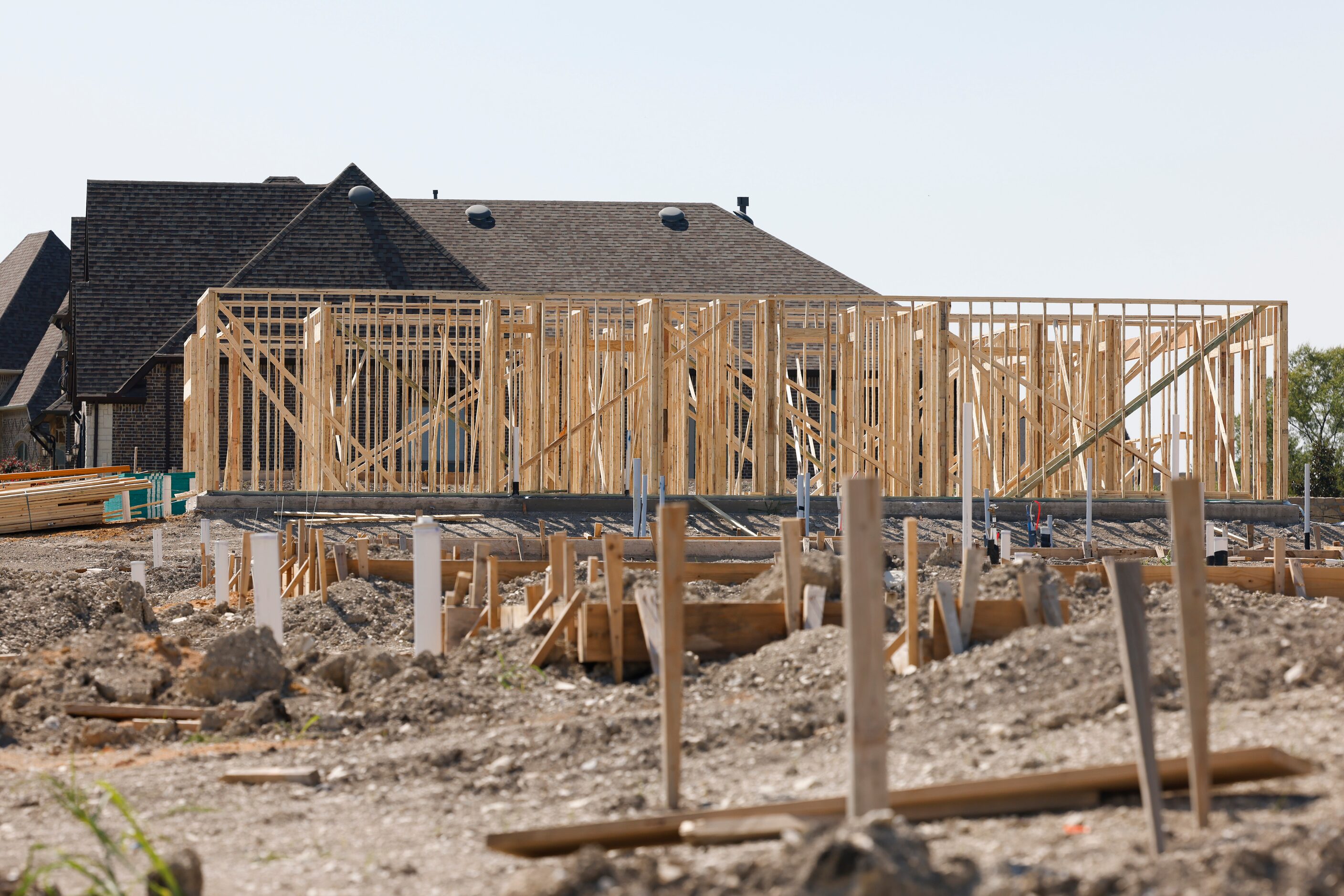 Home construction in Gunter.