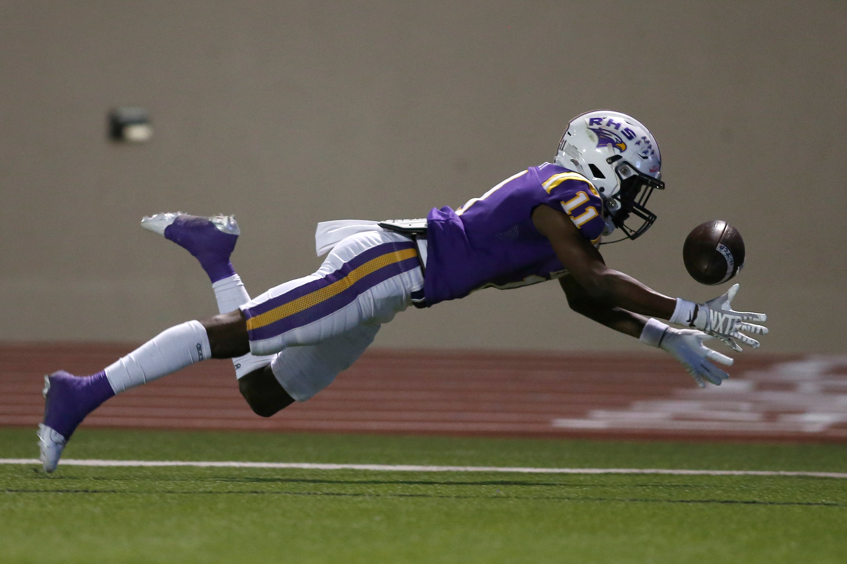 Richardson defensive back Lovie Berry (11) is unable to come up with the interception during...