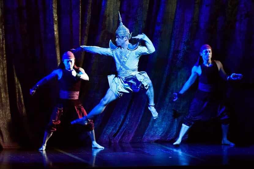 Royal Court Dancer (Jeoffrey Watson), center, in The King and I at the Winspear Opera House. 
