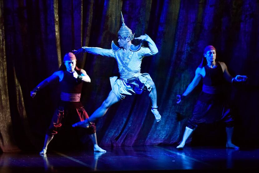 Royal Court Dancer (Jeoffrey Watson), center, in The King and I at the Winspear Opera House. 