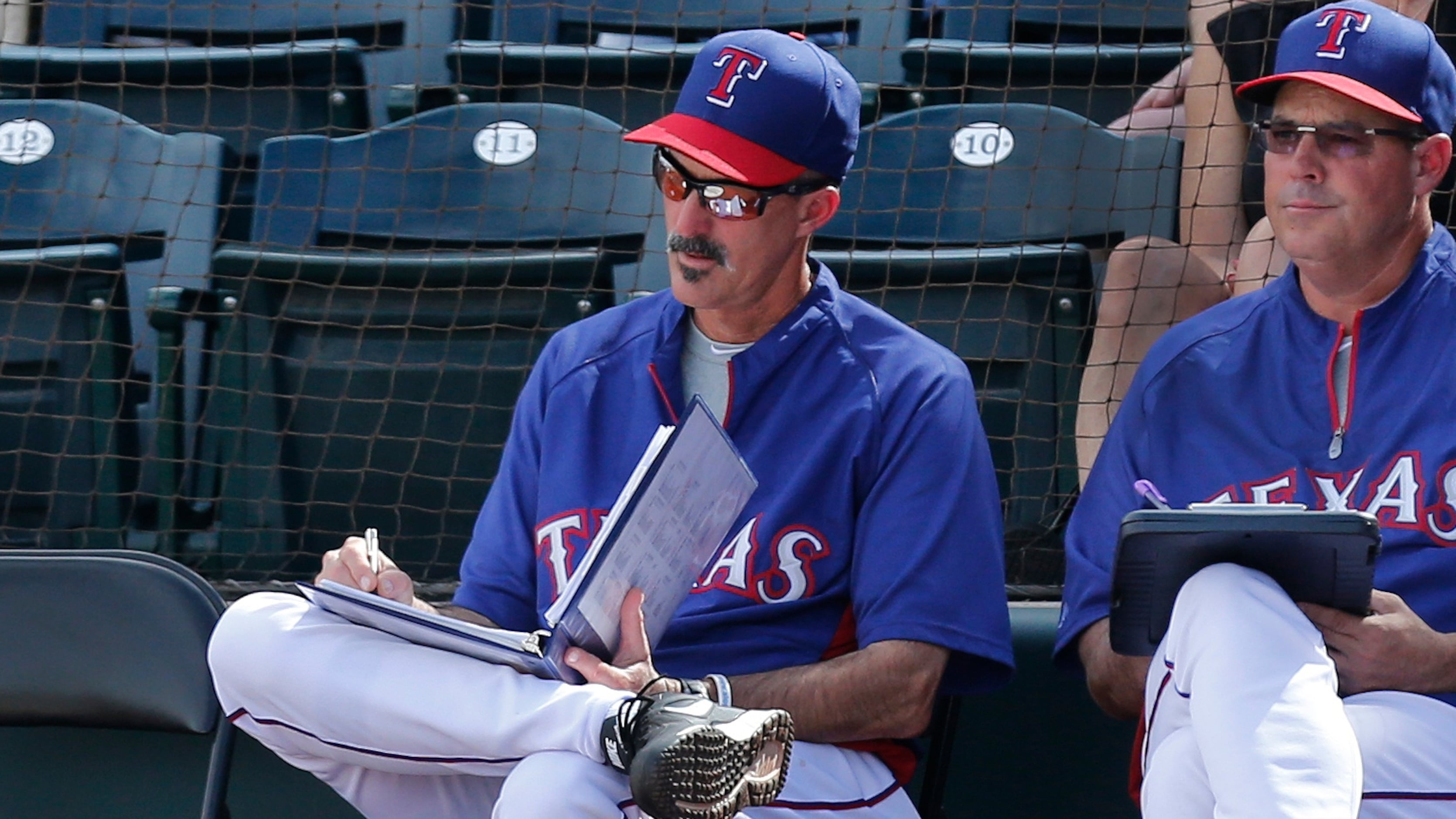 Texas Rangers bring back Mike Maddux as pitching coach