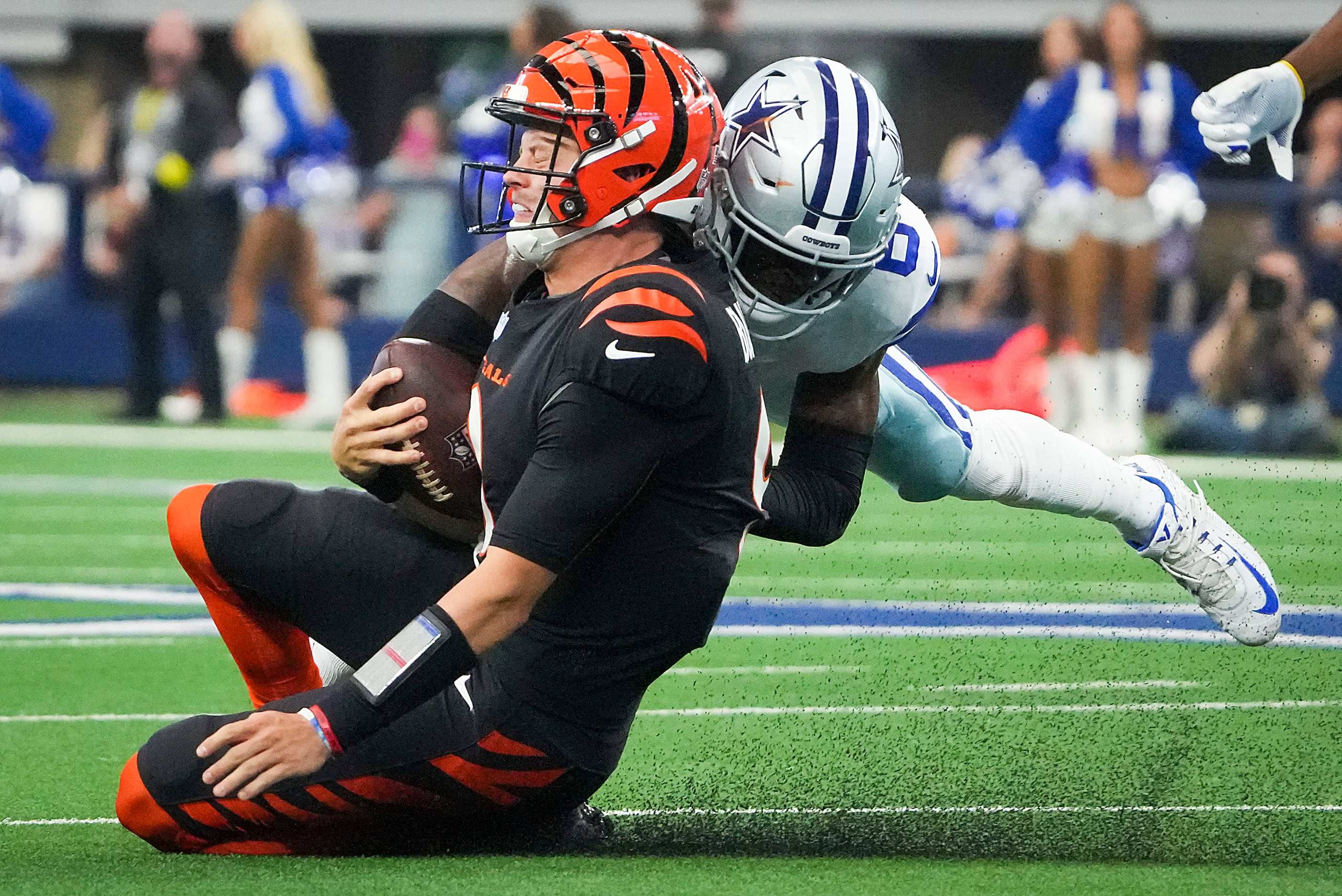 Cincinnati Bengals cornerback Tre Flowers (33) is seen during an NFL  football game against the Dallas Cowboys, Sunday, Sept. 18, 2022, in  Arlington, Texas. Dallas won 20-17. (AP Photo/Brandon Wade Stock Photo -  Alamy