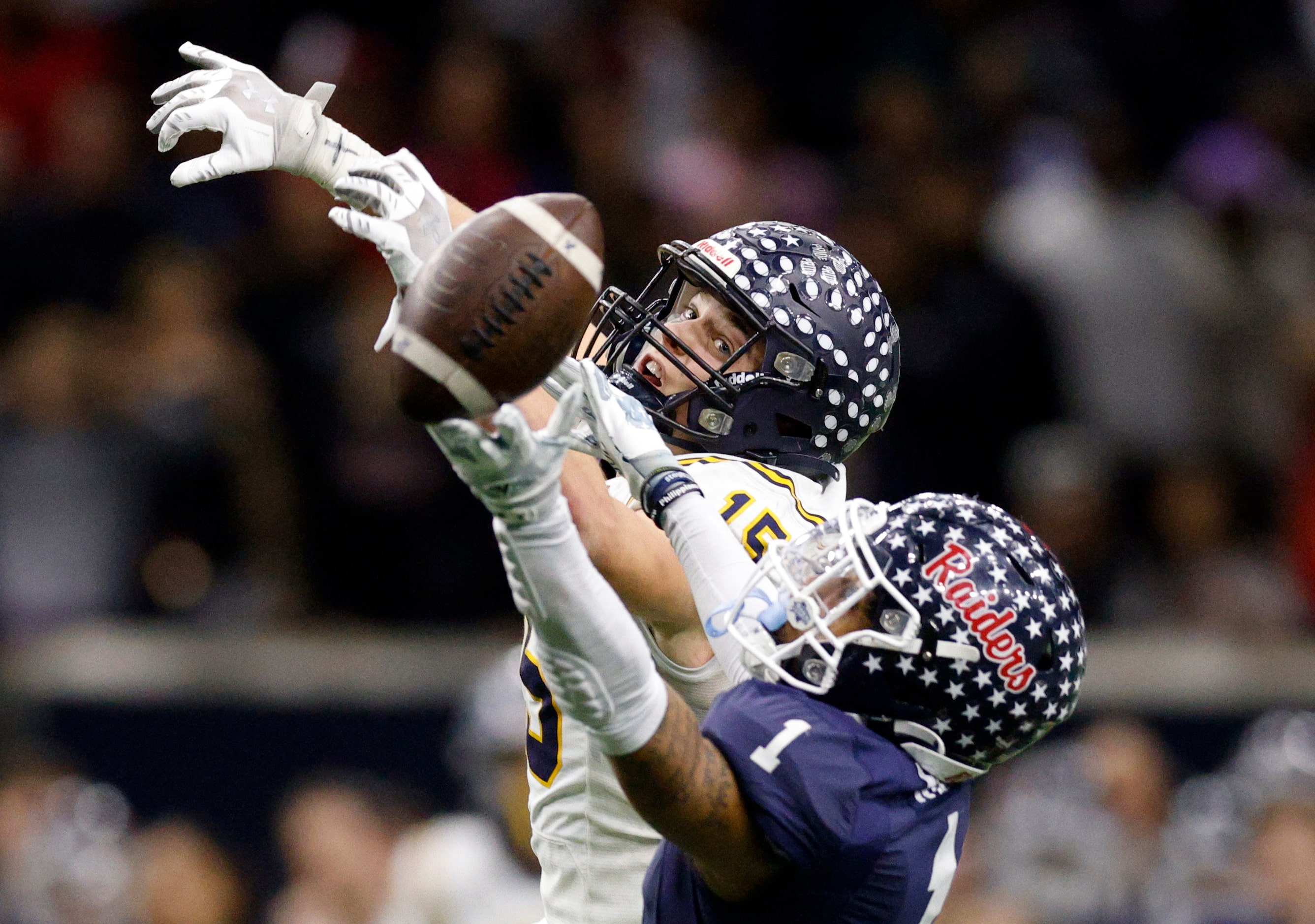 Highland Park wide receiver Benton Owens (15) fails to complete a catch against Denton Ryan...