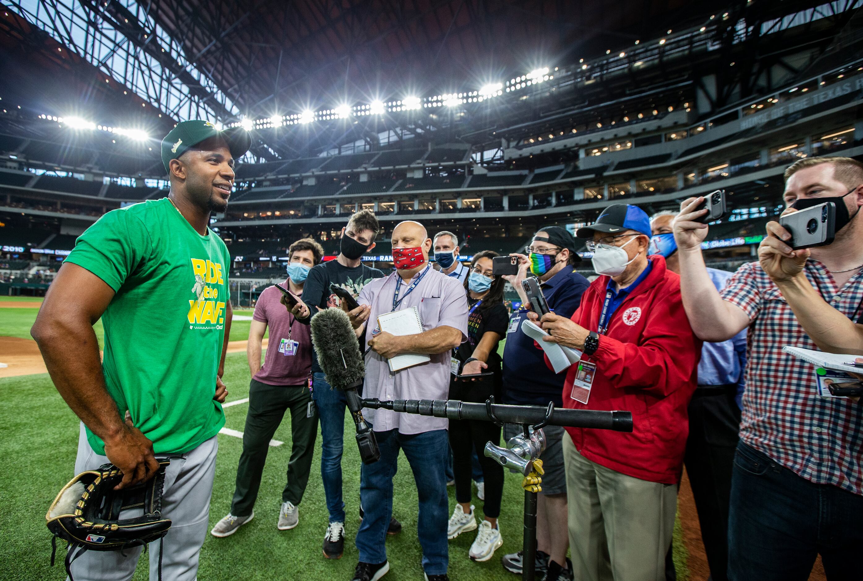 Texas Rangers - Best buds, Elvis Andrus & Emily Jones, are