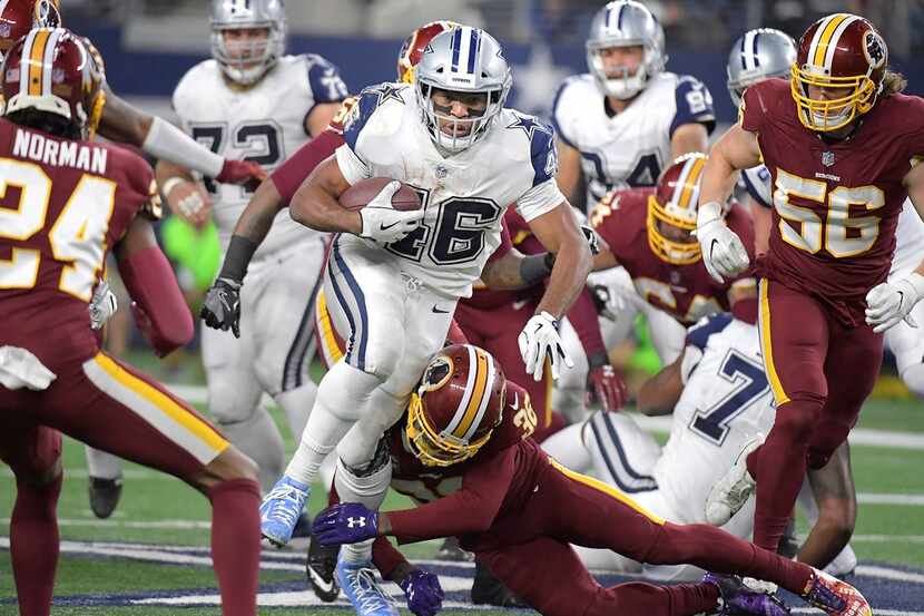Dallas Cowboys running back Alfred Morris (46) picks up a first down during the third...