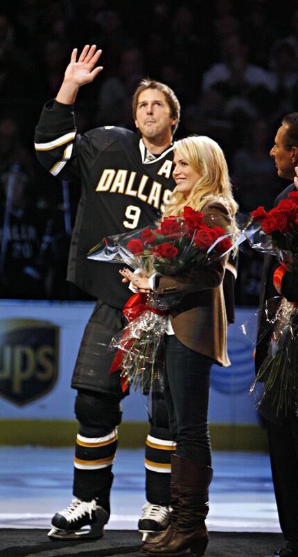 Mike Modano and Willa Ford divorce: Ice hockey legend and wife split after  5 year marriage