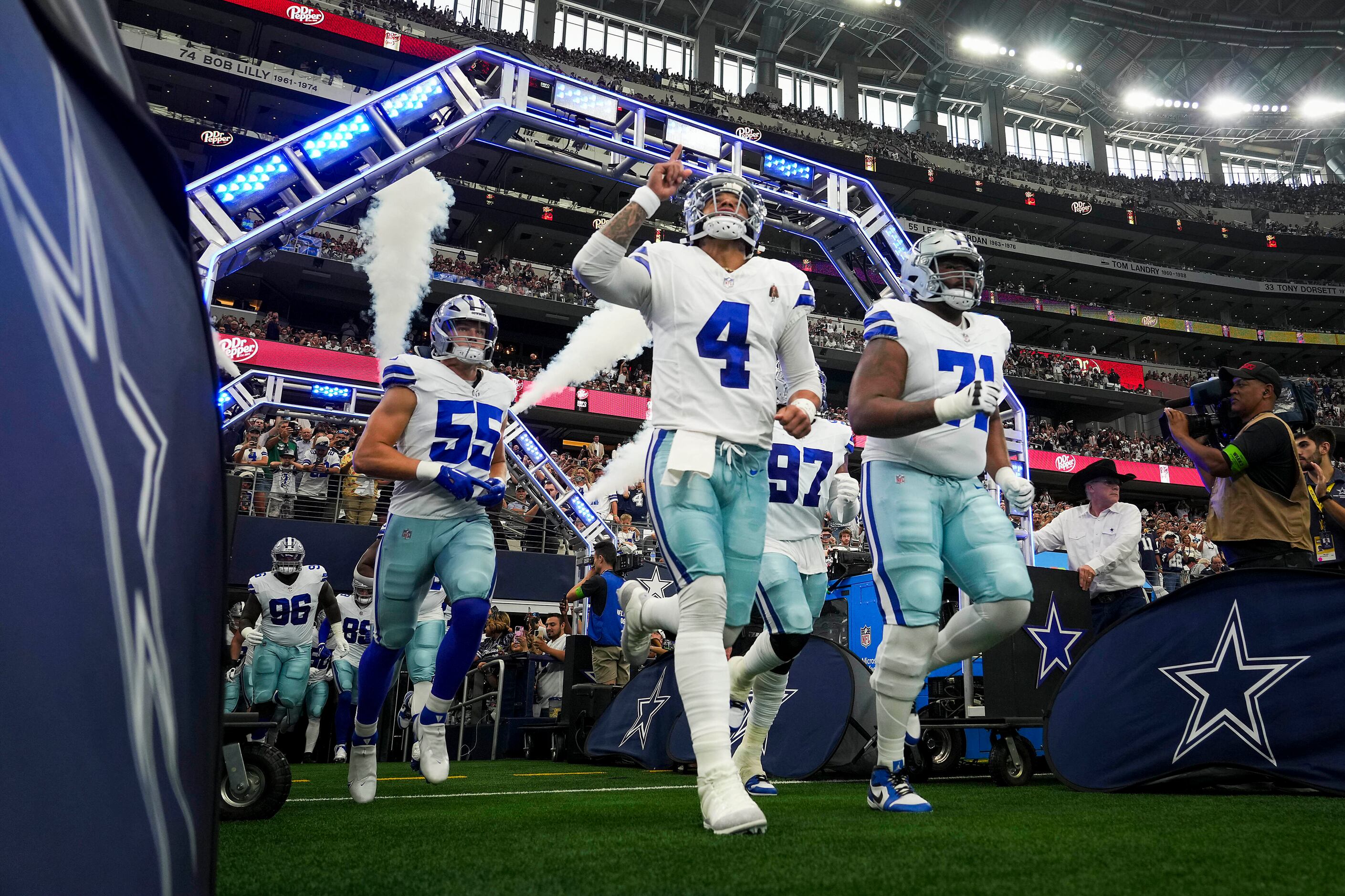 How to watch Cowboys-Commanders: Start time, TV info, storylines